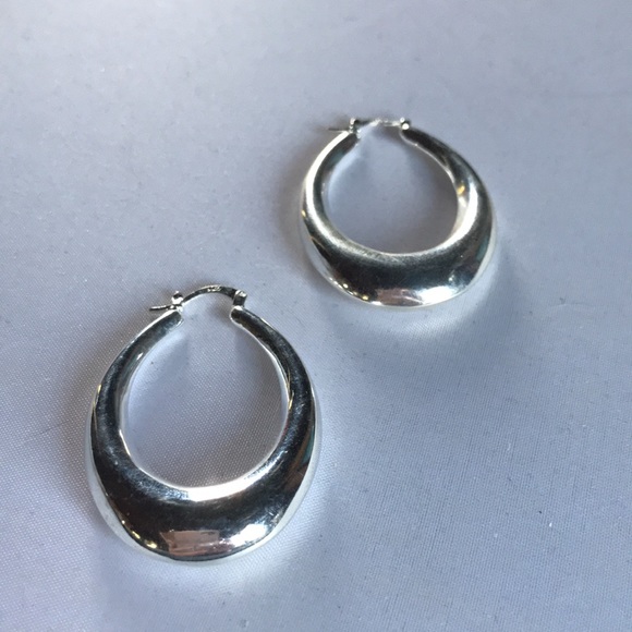 New! Silver Hoop Earrings - Picture 8 of 12